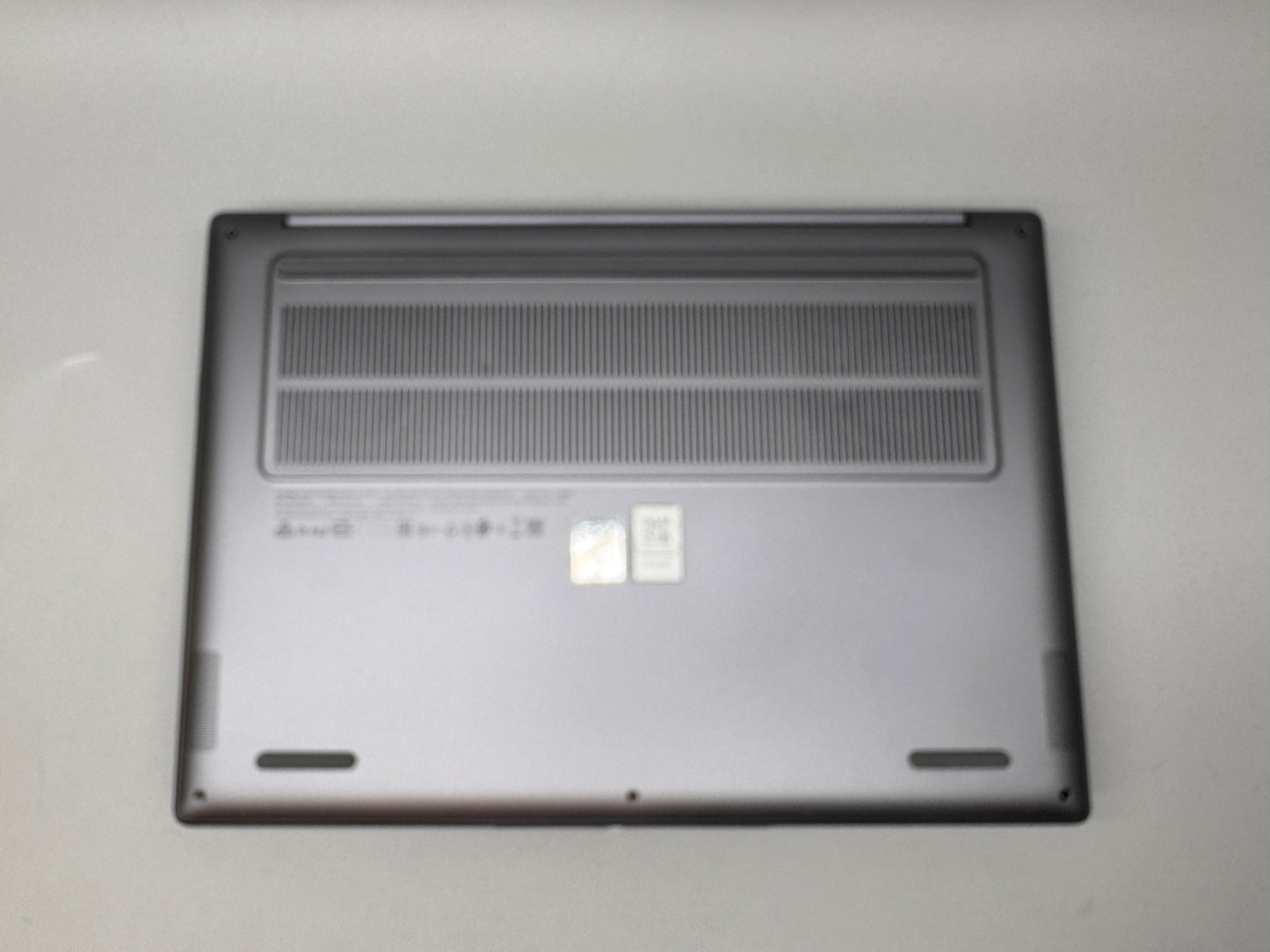 Lenovo IdeaPad Pro 5 14AKP10 Copilot+ PC 14in OLED Laptop Ryzen AI 7 24 GB RAM 1TB RAM 83JL0012UK