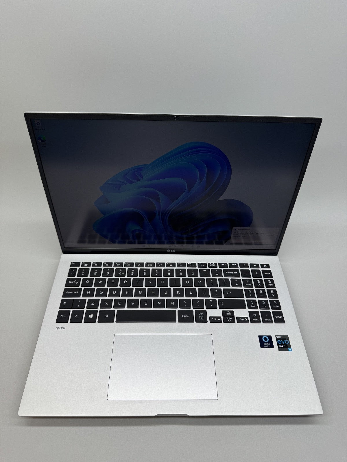 LG Gram Ultra Lightweight 16” Laptop Intel Evo 8GB RAM 512GB SSD 16:10 IPS 16Z90P-K.AA65A1