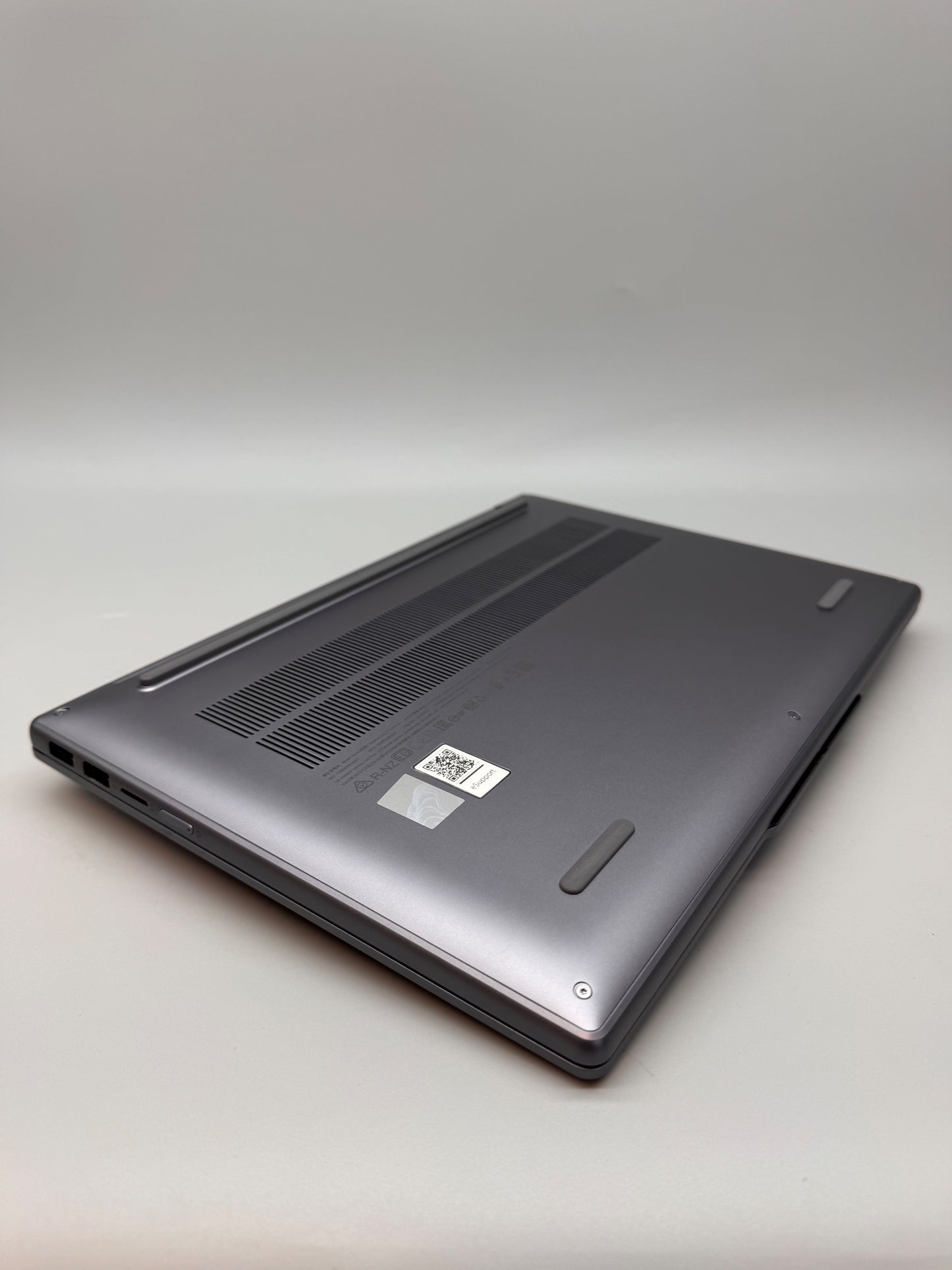 Lenovo IdeaPad Slim 5 14IRH10 Laptop 14" i7 16GB RAM 512GB SSD Grey 83HR00BGUK