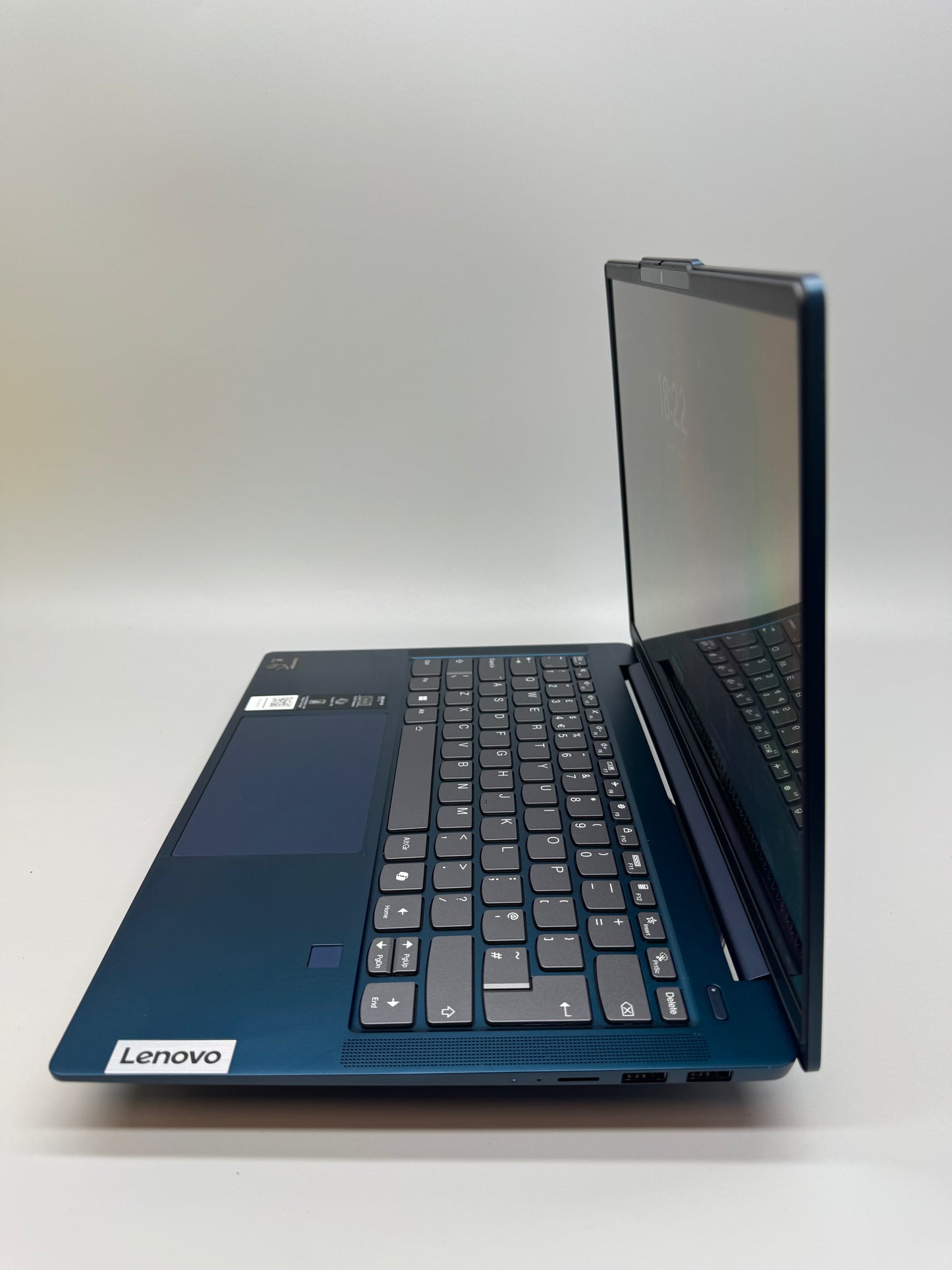 Lenovo IdeaPad Slim 5 14Q8X9 Copilot+ PC 14" Laptop Snapdragon X1P-42-100 16GB RAM 1TB SSD OLED Blue 83HL0011UK