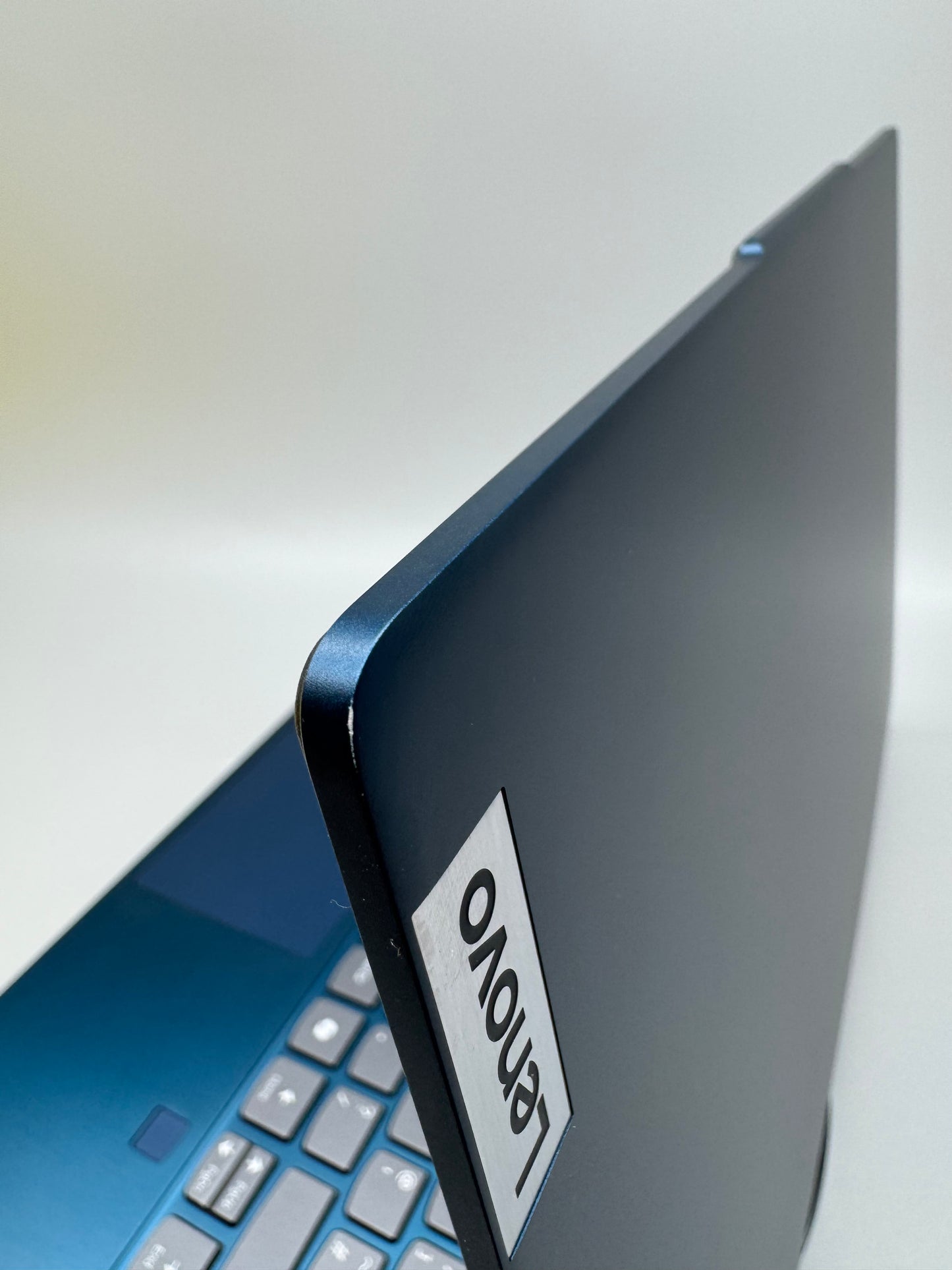 Lenovo IdeaPad Slim 5 14Q8X9 Copilot+ PC 14" Laptop Snapdragon X1P-42-100 16GB RAM 1TB SSD OLED Blue 83HL0011UK