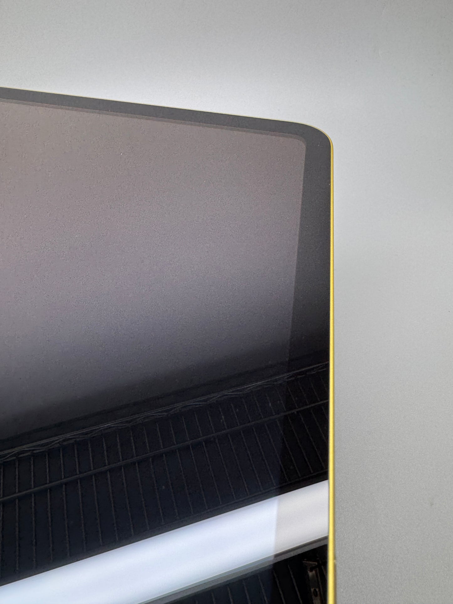 Apple iPad 11in A16 Bionic 256GB Yellow Wi-Fi Tablet MD4J4KN/A 2025