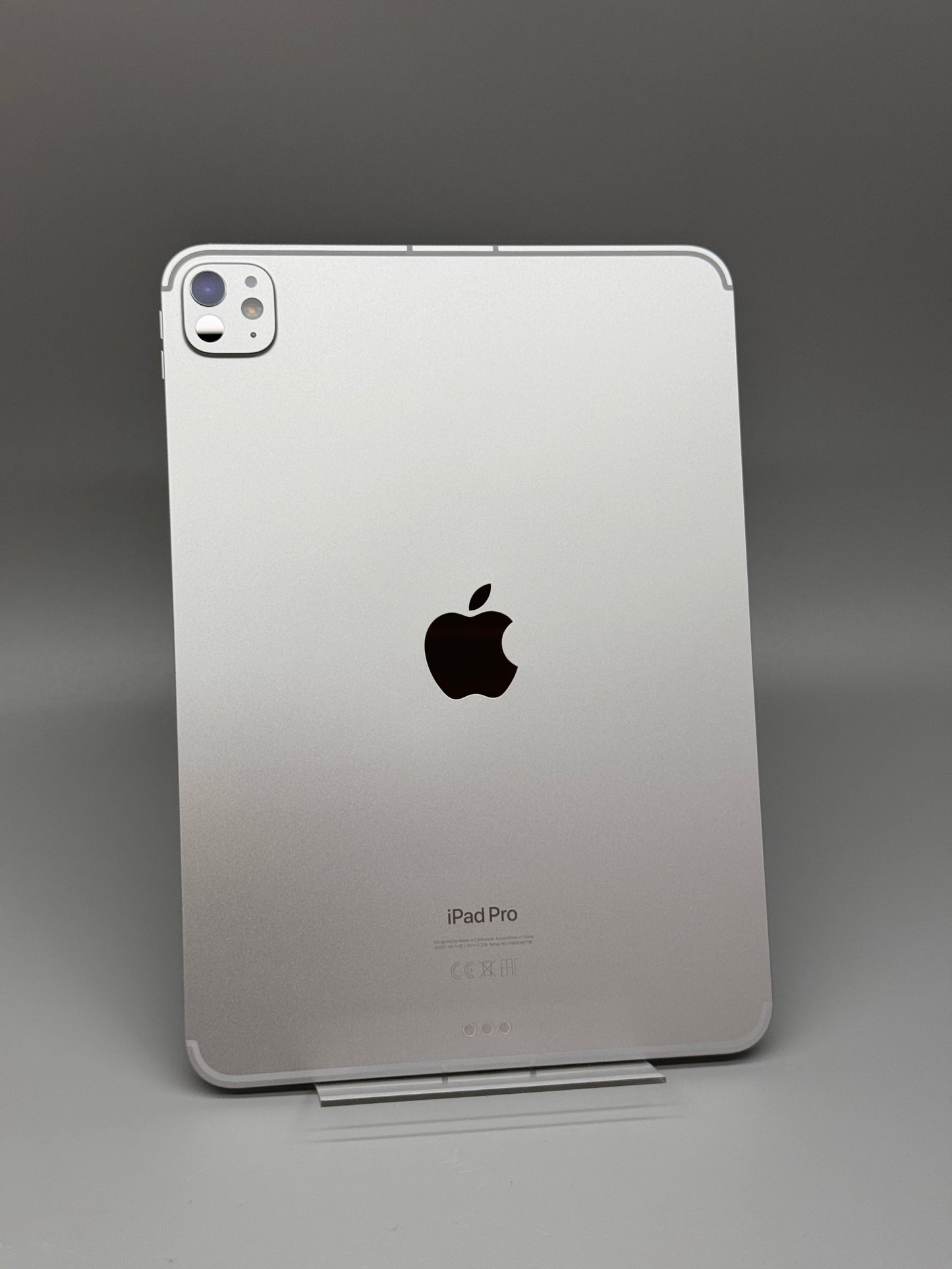 Apple iPad Pro 11in 2TB Wi-Fi + Cellular 2024 M4 Silver Tablet MVW83NF/A