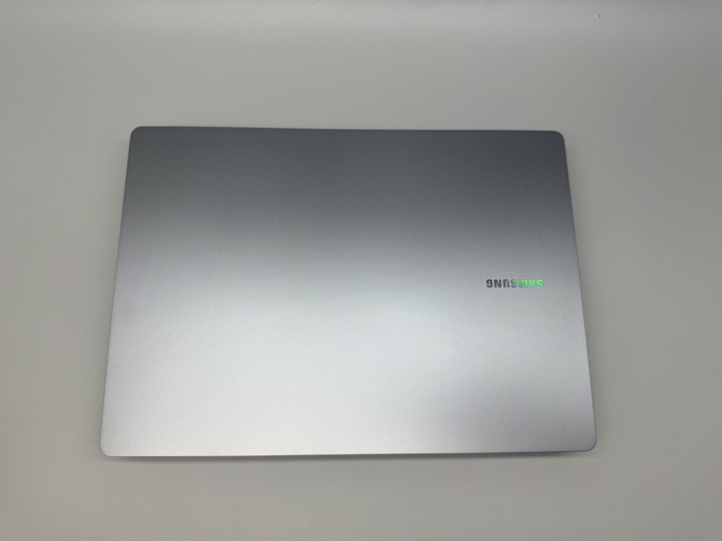 Samsung Galaxy Book 5 Pro 14" AMOLED Touchscreen Laptop Ultra 7 16GB RAM 512GB SSD