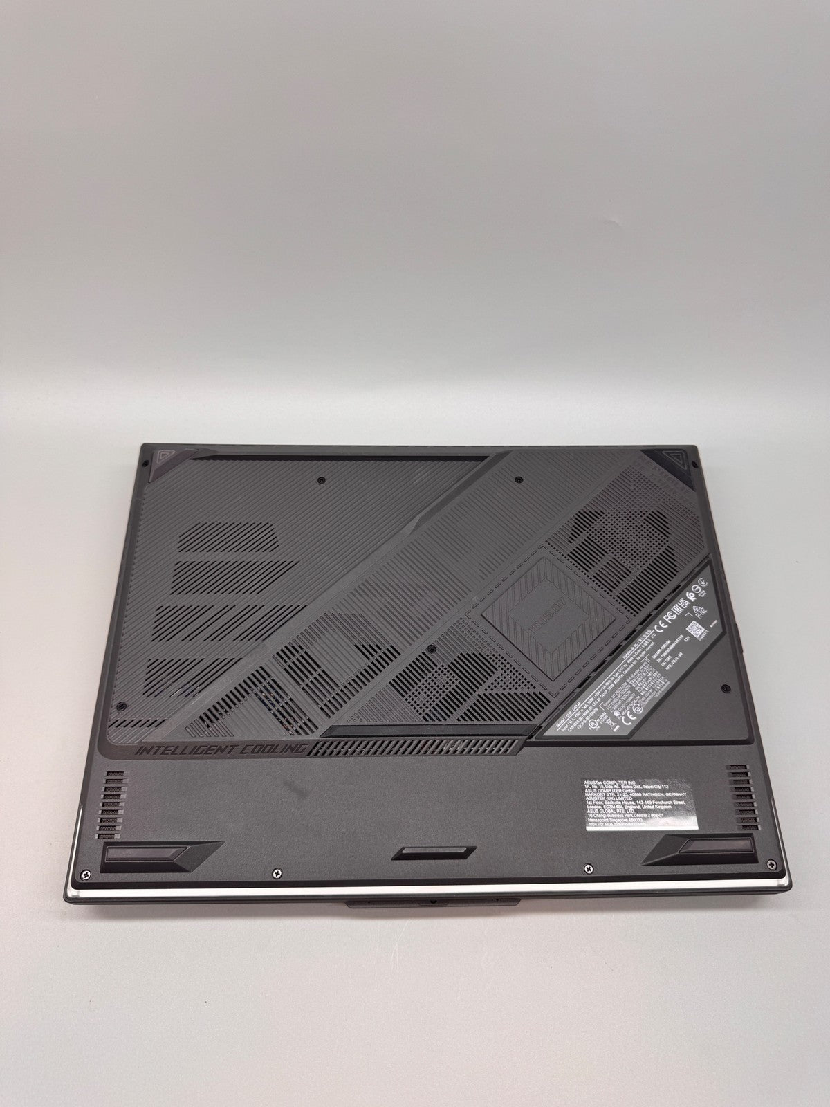 Asus ROG Strix G16 16" Gaming Laptop 2025 Ryzen 9 GeForce RTX 5060 32GB RAM 1TB SSD